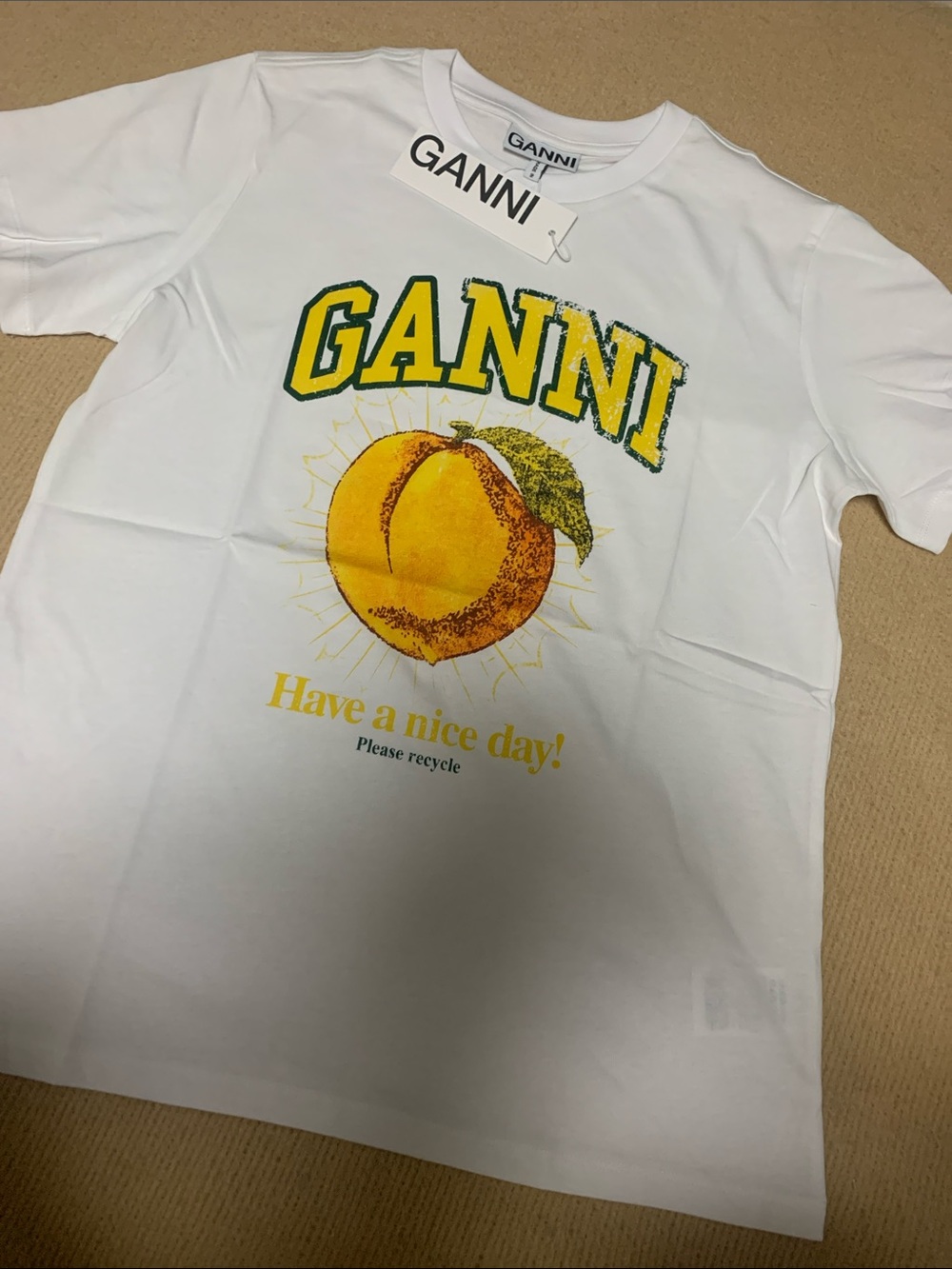 Cute Vintage Peach Fruit Graphic White crew neck T-shirt summer casual short Tee